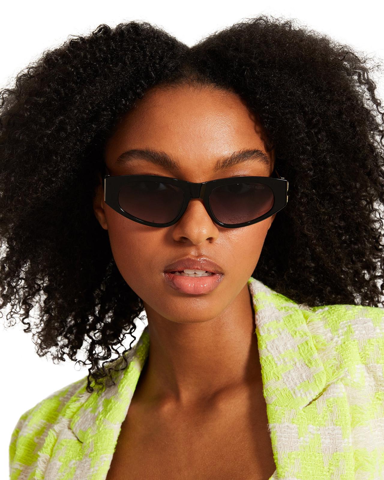 Steve Madden ADRIANE SUNGLASSES Női Napszemüveg Fekete | 287HZPIME